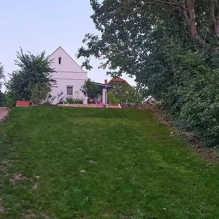 Patakporta Apartment *